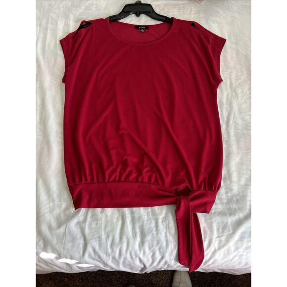 AUW size Medium Red Solid Slit Sleeve design, Tie Waist Polyester Blouse - Picture 5 of 9